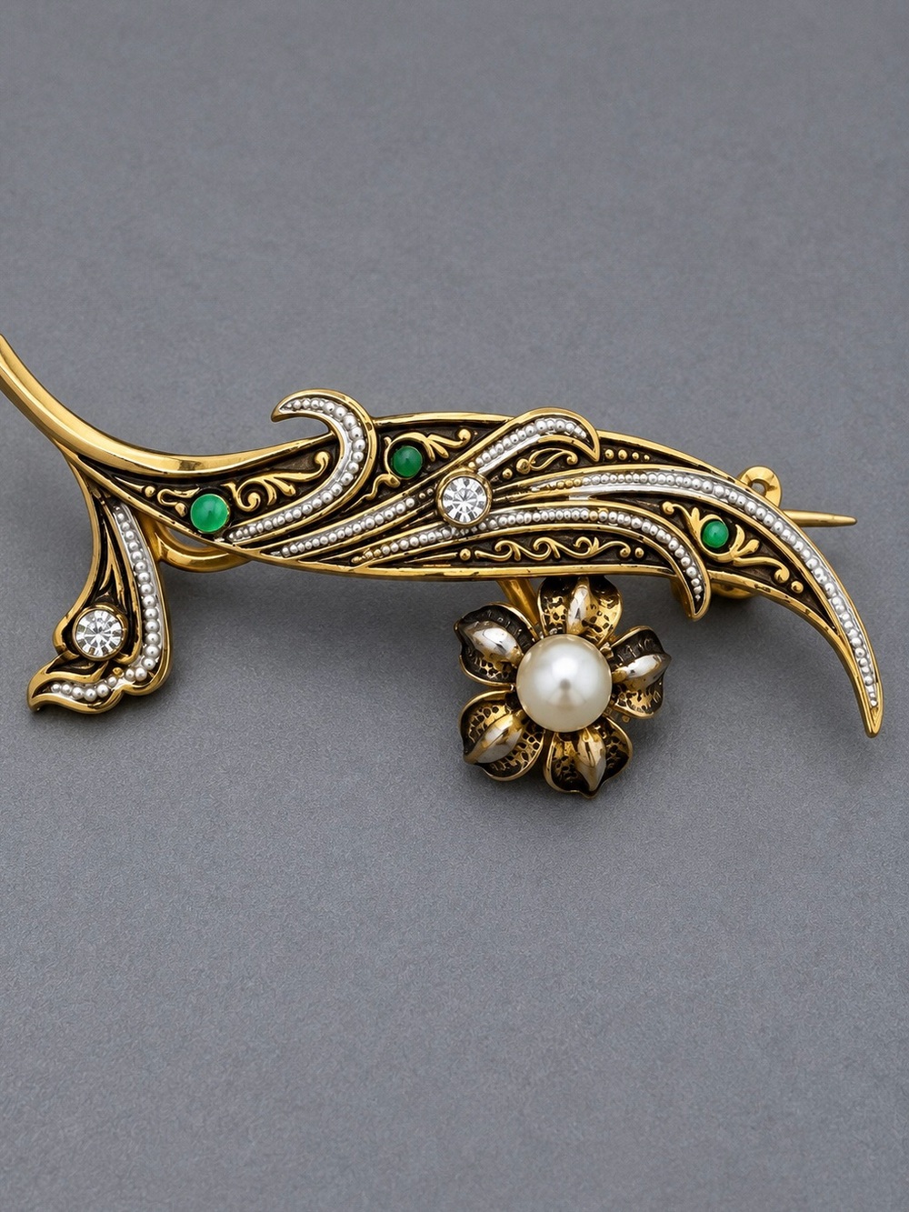 Vintage Damascene Brooch with Pearl and Rhinestones #cz332